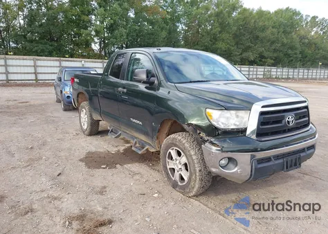 2013 Toyota Tundra Double Cab Sr5 z USA, uszkodzony, nr VIN 5TFUM5F15DX048271